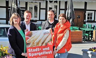 Der Arbeitskreis Stadt- und Spargelfest hat wieder ein attraktives Programm in der Innenstadt zum Stadt- und Spargelfest geplant. Davon sind Mathilde Koch-Grewe (v. l.), Björn Venker, Dirk Scheller und Britta Kuboth überzeugt. - Demag
