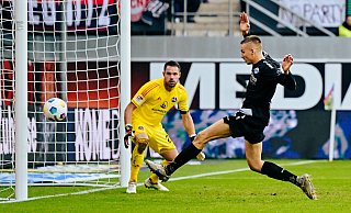 SCP-Akteur Filip Bilbija schrammt im Heimspiel gegen Nürnberg in der 68. Minute haarscharf am 1:3-Treffer vorbei. - Besim Mazhiqi