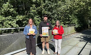 Bettina Lohrenz, Tim Teilkemeier und Anke Niemeyer von der offenen Kinder und Jugendarbeit freuen sich, dass das Fest jedes Jahr so gut angenommen wird. - Jule Prietzel