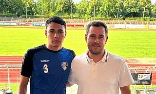 Willkommen beim SC Herford: Julian Mädler (r.) mit Neuzugang David Pabon. - SC Herford