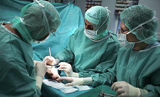 Eine Operation im Bünder Lukas-Krankenhaus (Symbolbild). - www.gerald-dunkel.com