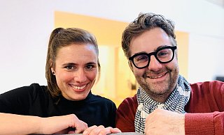 Eva Hüwe (34) und Fabian Henze (41) von dem Gütersloher Start-up „strassenglueck". - Lena Vanessa Niewald