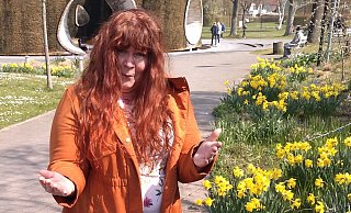 Lola Skwarczynski ist Chorleiterin mit Leib und Seele und ihr Motto lautet beim Singen "Lebensfreude pur". - privat