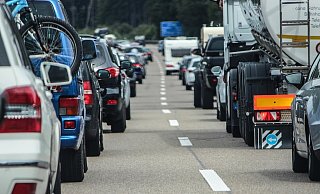 Es staut sich auf der Autobahn. - Pixabay (Symbolbild)