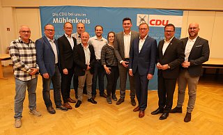 Der Vorstand des CDU-Stadtverbandes mit Dirk-Stephan Haeder (v.l.), Oliver Thamm, Rainer Printz, Dirk Kottmeyer, Joachim-Frank Haeder, Dominik Dünne, Larissa Haeder, Tobias Walkenhorst, Kurt Nagel, Lars Bökenkröger und Ruben Zahlmann. - Jörg Stuke