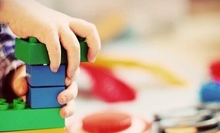 In der Ev. Kita in Spradow werden in den kommenden Wochen die Betreuungszeiten reduziert. Eltern kritisieren den Träger. - Pixabay (Symbolfoto)