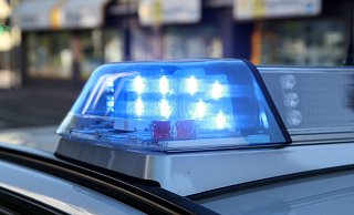 Die Polizei sucht den Unfallbeteiligten oder Zeugen. - Jens Reichenbach/Symbolbild