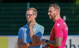 Sport-Geschäftsführer Michael Mutzel (l.) und Trainer Mitch Kniat planen eine U21 für den DSC Arminia. - Andreas Zobe