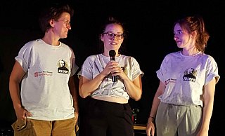 Susi, Vera und Lisa Frey (v. l.) organisieren das Paderborner Nachtkaberett. In diesem Jahr wird es nicht während Libori stattfinden. - (Archivbild) Ursula Meyer