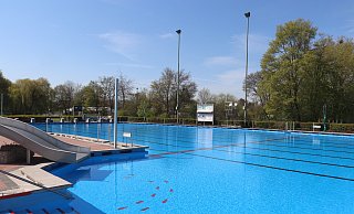 Noch ist es ruhig im Freibad. Ab Sonntag dürfte sich das ändern: Dann starten die Betreiber vom SC Aquarius in die Saison. - Dirk Windmöller