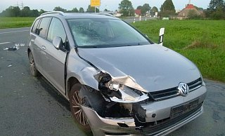 Der am Unfall beteiligte Volkswagen musste abgeschleppt werden. - Foto: Polizei Minden-Lübbecke Der am Unfall beteiligte Volkswagen musste abgeschleppt werden. - Foto: Polizei Minden-Lübbecke