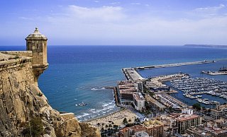 Zugriff in Alicante. Der seit 2020 gesuchte Bielefelder konnte mehr als drei Jahre später von der spanischen Polizei festgenommen werden. - Symbolfoto: Pixabay / Creative Commons