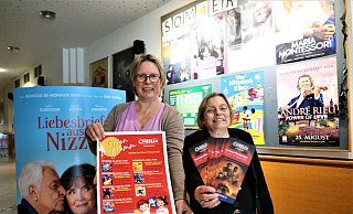 Laden ein zum Sommer-Filmfestival: Ute (l.) und Judith Schlinker. - Simone Flörke