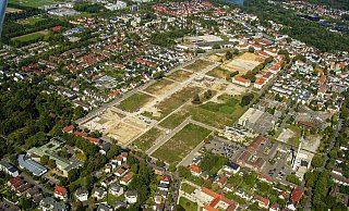 Auf diesem Foto des Alanbrooke-Qaurtiers ist ziemlich in der Mitte unter anderem die entstehende Kita zu sehen. Unten links ist ein Baufeld der Wohnungsgesellschaft Paderborn. - Gerd Vieler, Mallinckrodtstraße 29, 33098 Paderborn