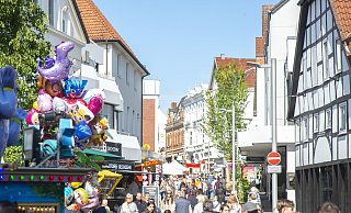 Das Frühlingsfest lockt in die Bünder Innenstadt. - Joel Beinke