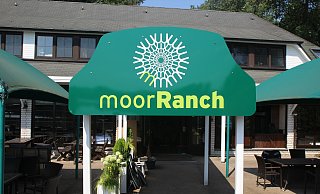 Das neue Logo der Moor-Ranch ist schon an vielen Stellen zu sehen. - Jan-Henrik Gerdener