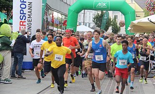 Start frei für den neunten Höxteraner Firmenlauf. - Burkhard Battran