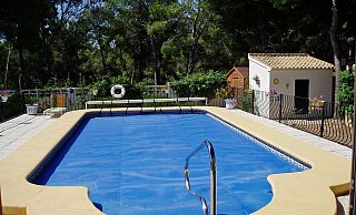 Ein Grundstück mit Pool bedeutet, dass Besitzer in Frankreich eine höhere Grundsteuer leisten müssen. - Symbolbild Pixabay