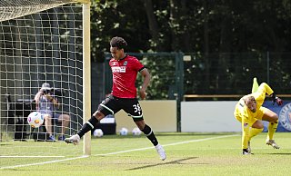 Für die Regionalliga-Mannschaft von Hannover 96 bestritt er in der laufenden Saison acht Spiele. - (c) Copyright 2023, dpa (www.dpa.de). Alle Rechte vorbehalten