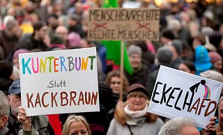 Tausende Menchen gehen seit Wochen gegen rechts auf die Straße. - Andreas Frücht