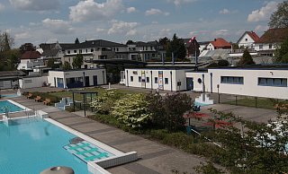 Die Sälzer Lagune erreichte bei den Besucherzahlen im Jahr 2022 wieder das Vor-Corona-Niveau. Am stärksten Tag kamen laut Stadt 2.239 Badegäste. - Uwe Müller