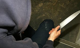 Der Teenager fühlte sich bedroht und versetzte dem Mann einen tödlichen Messerstich. - picture alliance