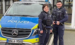 Ilka Wandke und Volkan Yalcinkaya sind Streifenpolizisten in Minden. Sie sagen: Dass Menschen dankbar sind, wenn wir kommen, wird seltener. - Nina Könemann