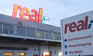 Brand beim Real-Markt. - Karsten Schulz