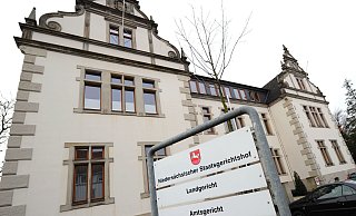 Der Niedersächsische Staatsgerichtshof mit Landgericht, Amtsgericht und Staatsanwaltschaft in Bückeburg. - Verwendung weltweit