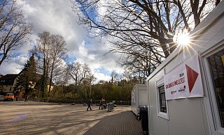 Das Schnelltestzentrum ist zwar direkt am Eingang des Tierparks. Doch Besucher müssen es nicht nutzen. - Oliver Krato