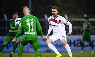In Essen könnten Patrick Kurzen (Nummer 11) und der SV-Rödinghausen auch dem früher auch für das Wiehenteam auf Torejagd gehenden Essener Simon Engelmann gegenüber stehen. - Noah Wedel