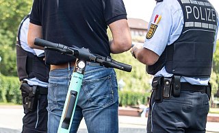 Die Polizei hatte zuletzt vermehrt mit E-Scooter-Dieben zu tun. - Verwendung weltweit