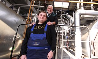 Valentino Wilke und sein Vater Klaus sind die vier und fünfte Generation aus der Familie Wilke in der Herforder Brauerei. - Björn Kenter