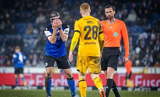 Fabian Klos (l.) ist zweieinhalb Wochen vor seinem letzten Liga-Heimspiel von einer Gelbsperre bedroht. - Sarah Jonek Fotografie