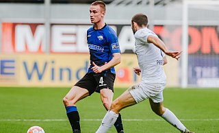 Innenverteidiger Jasper van der Werff (l.), hier im Heimspiel gegen Ingolstadt, wird auch in der Saison 2022/23 das SCP-Trikot tragen. - Besim Mazhiqi