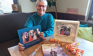 Wilma Thorenmeier aus Ruensiek hat viele Erinnerungen während ihrer Zeit als Steinheimer Karnevalsprinzessin gesammelt. - Michaela Weiße