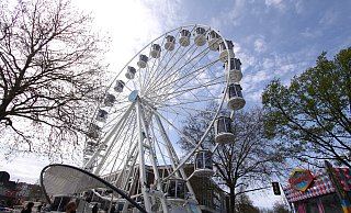 Nach acht Tagen endete die Herforder Osterkirmes am Sonntagabend. Die Schausteller waren mit den Umsätzen zufrieden, freuen sich aber aufs nächste Jahr, wenn das Fest drei Wochen später beginnt. - Björn Kenter