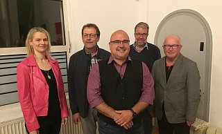 Sarah Heitkemper, Michael Meier (beides stellvertrete Vorsitzende), Thomas Bischoff (Vorsitzender), Jörg Depenbrock (Schriftführer) und Reinhard Kuntemeier (Kassierer) gehören dem neuen SPD-Stadtverbandsvorstand an. - Corina Lass