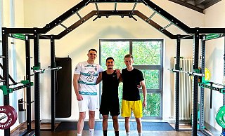 Marlon Zacharias (r.) in der Trainingsgruppe mit Elidon Qenaj und Milad Nejad. - privat