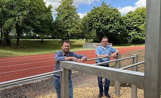 Carsten Hohlt (li.) und Thomas Jöstingmeier an der Calesthenics-Anlage. - Dirk Windmöller