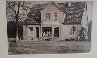 So sah das heutige Traditionsgeschäft zwischen 1935 und 1958 aus - danach wurde erstmals vergrößert. - Meiko Haselhorst