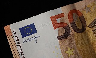 Erniedrigung: Der Vergewaltiger warf der Bielefelderin anschließend einen 50-Euro-Schein zu. - picture alliance/dpa