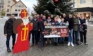 Die Organisatoren und Verantwortlichen in Büren freuen sich darauf, die Besucher des Nikolausmarktes begrüßen zu dürfen. - Stadt Büren