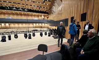 Das mit modernster Technik ausgestattete Veranstaltungszentrum Montforthaus im östertereichischen Feldkirch ist ein Kulturtreff, der Vorbild für Herford sein könnte. - Peter Steinert
