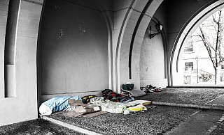 Sieben bis acht Menschen leben nach Einschätzung des Sozialberatungsdienstes in Herford derzeit auf der Straße. Und gerade in dieser Jahreszeit seien das genau sieben bis acht Menschen zu viel. (Symbolbild) - Pixabay