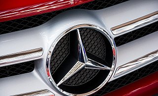 Unbekannte haben sich in mindestens 20 Fällen an Markenemblemen wie dem Mercedesstern zu schaffen gemacht. - Symbolbild: Pixabay