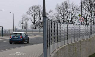 An der Paderborner Bahnhofsbrücke stehen inzwischen die Lärmschutzwände. - Alina Rullkötter