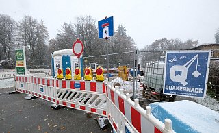 Die Verler Straße ist im Bereich des Frischemarktes Tamar durch eine Kanalbaustelle blockiert. Im Zusammenspiel mit zwei weiteren Baustellen sind lange Umwege von und nach Bielefeld-Eckardtsheim erforderlich. - Susanne Lahr
