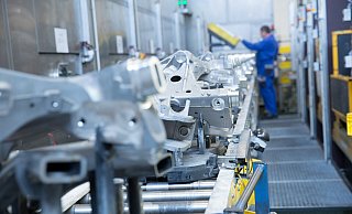 Abgaselemente, Rohrleitungen im Motorenbereich sowie Achsträger und Stabilisatoren von Fahrgestellen werden in Warburg hergestellt. - Benteler/Markus J. Feger Abgaselemente, Rohrleitungen im Motorenbereich sowie Achsträger und Stabilisatoren von Fahrgestellen werden in Warburg hergestellt. - Benteler/Markus J. Feger