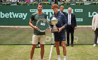 Topstar Jannik Sinner (r.) gewinnt das Finale der Terra Wortman Open. - TWO/Mathias Schulz